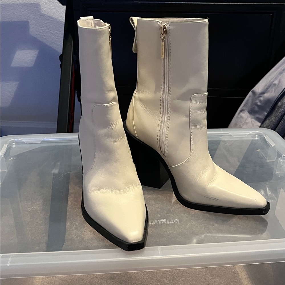Chic White Ankle Boots with Block Heel